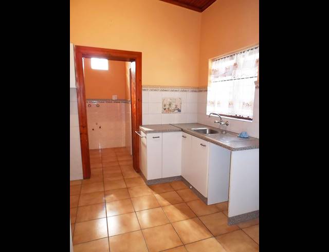 4 bed property to rent in WOODSTOCK